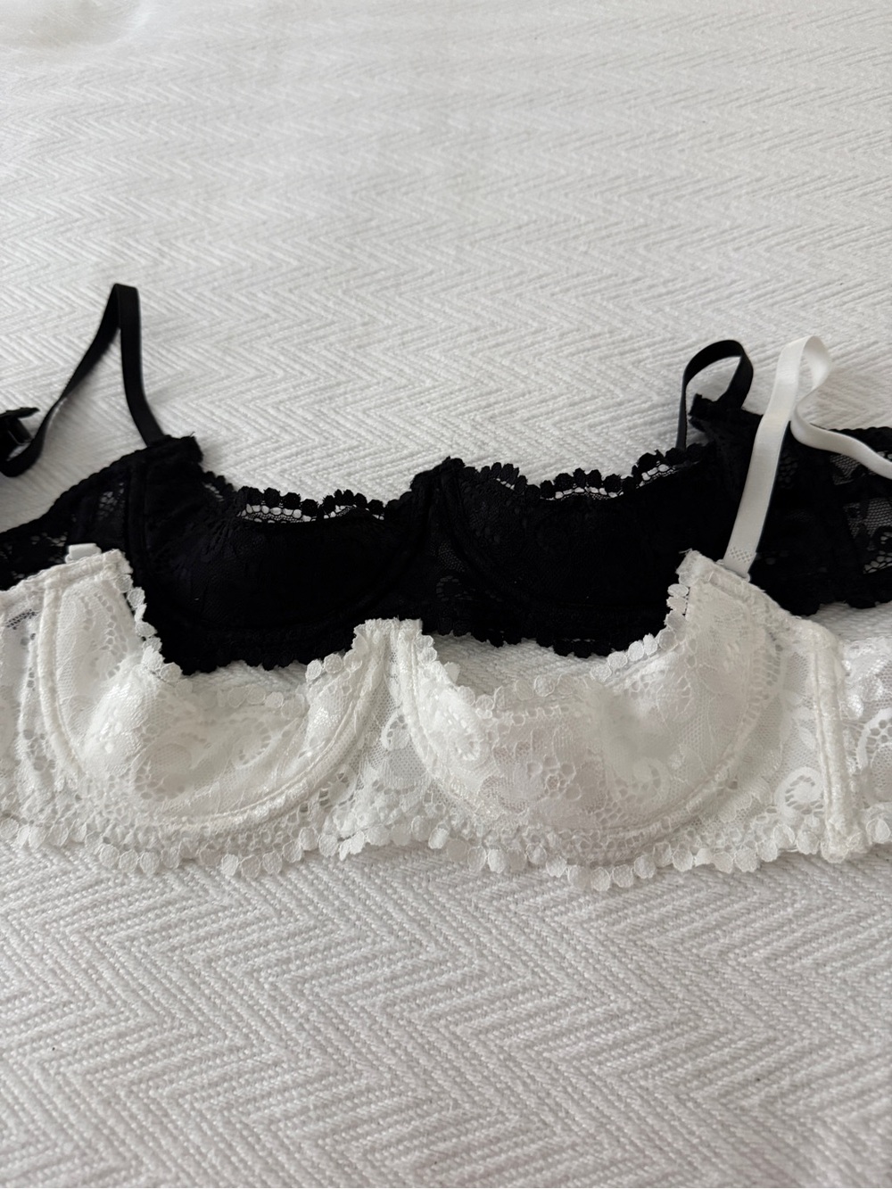 Lace Underwire Bra Duo — Black & White